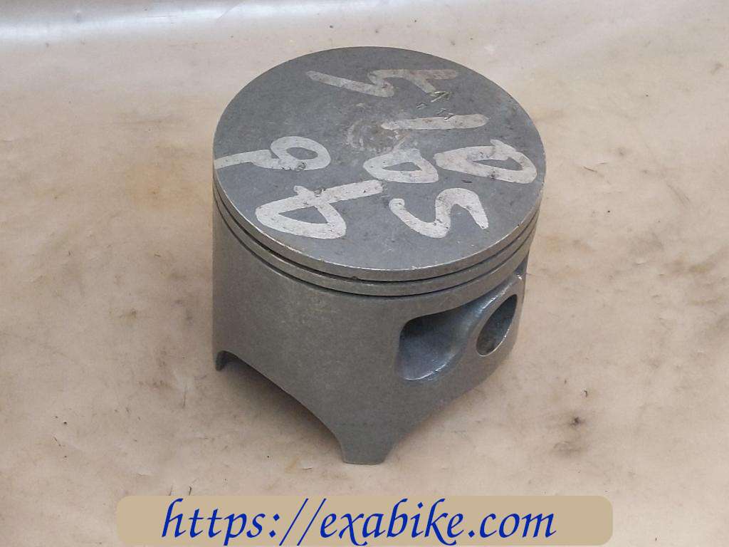 piston Yamaha MX 400 - photo 1