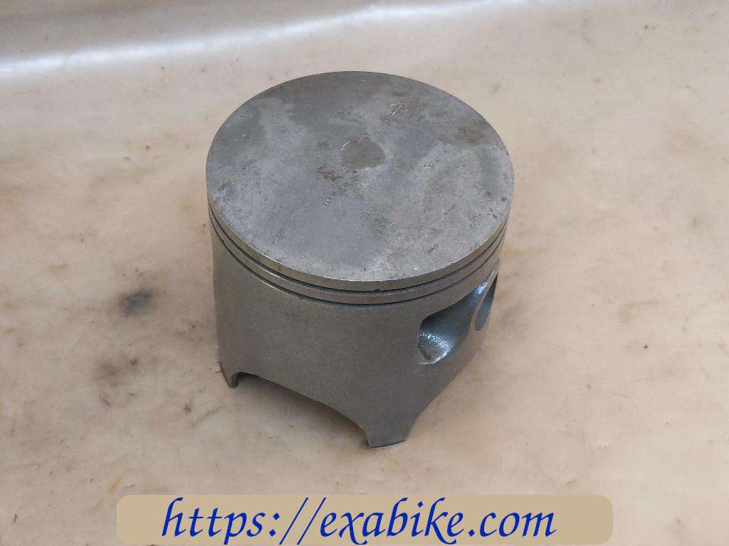 piston Yamaha MX 400 - photo 1