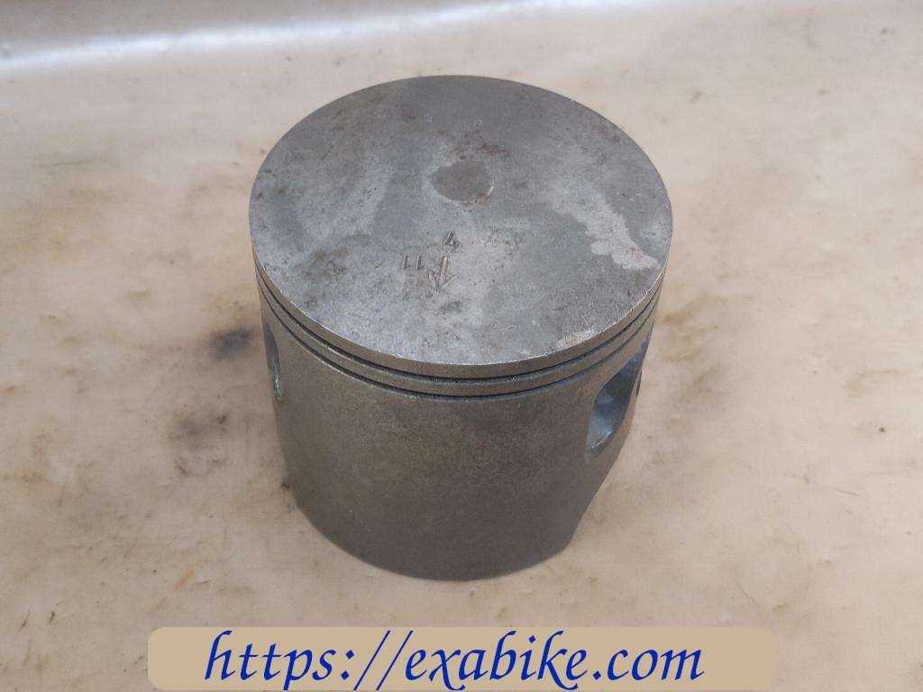 piston Yamaha MX 400 - photo 2