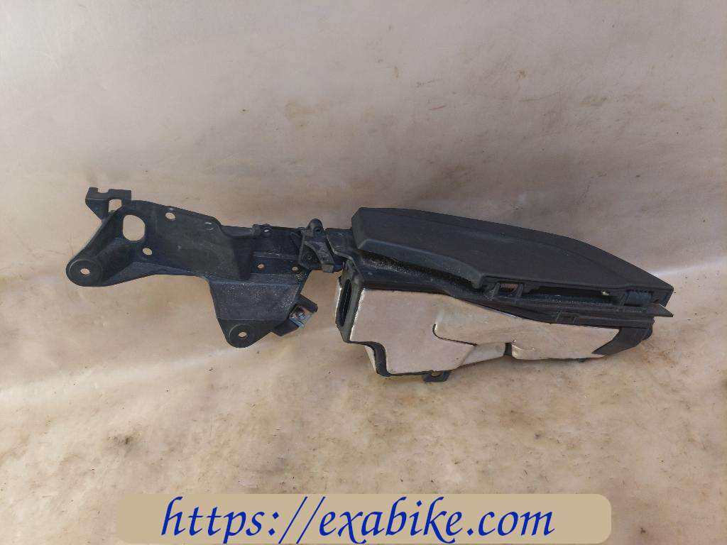 box, right BMW K1600GT - photo 2