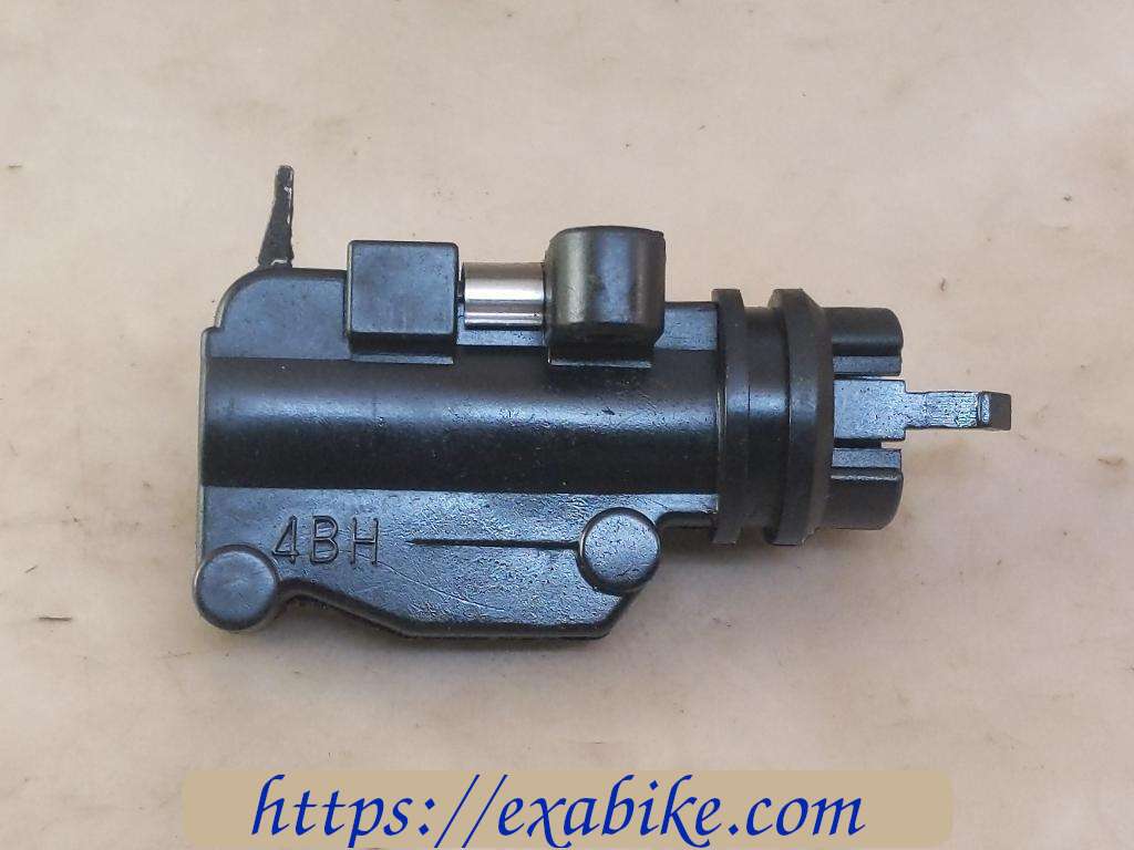 front brake switch Yamaha XJ 900 Diversion - photo 1