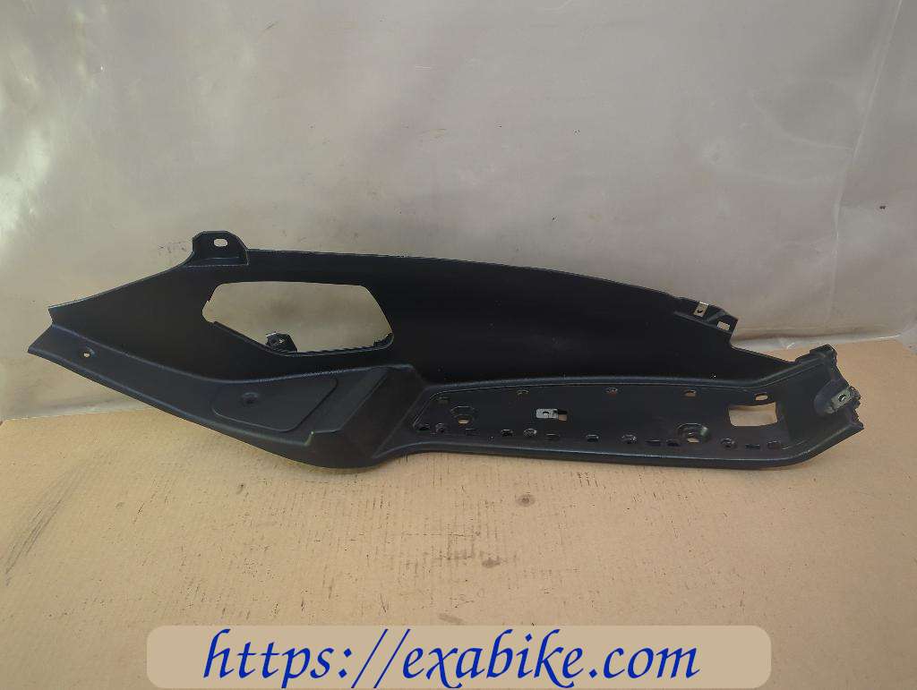 plastic élément Piaggio 400 MP3 - photo 1