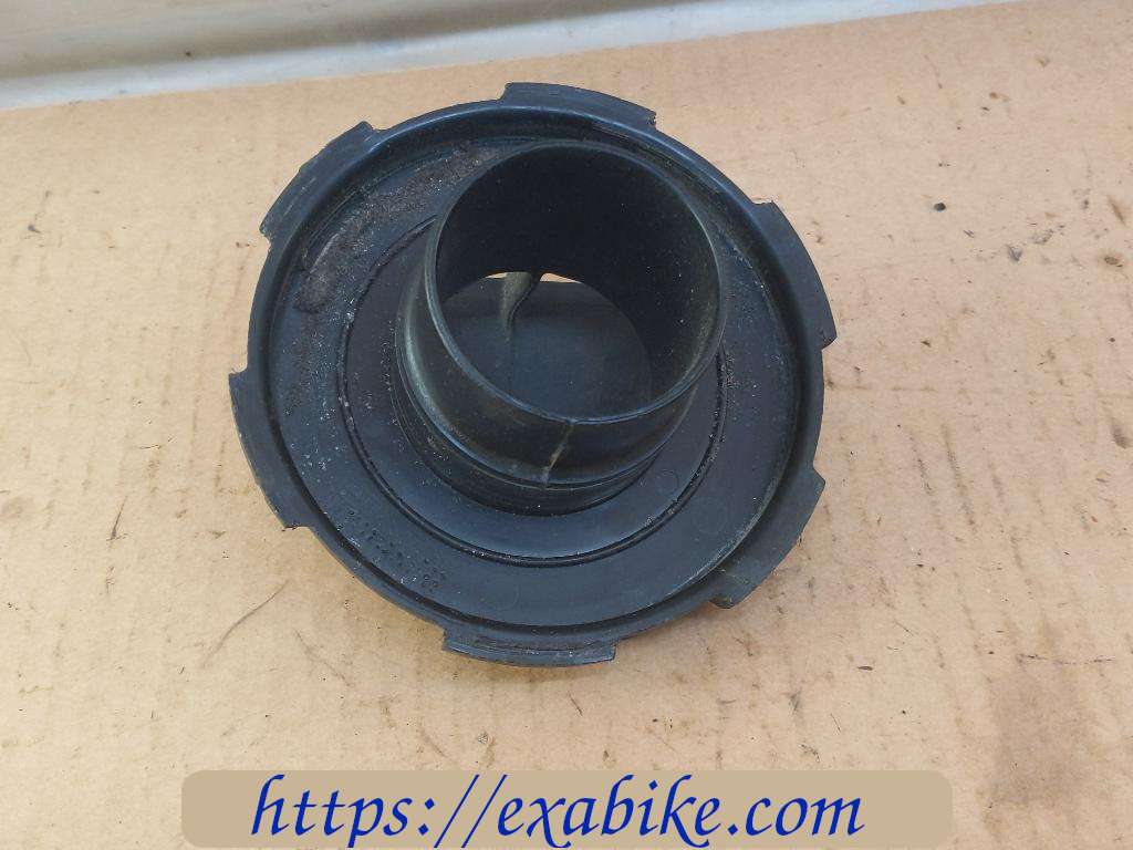 air cleaner box cover Honda CX 500 - photo 3