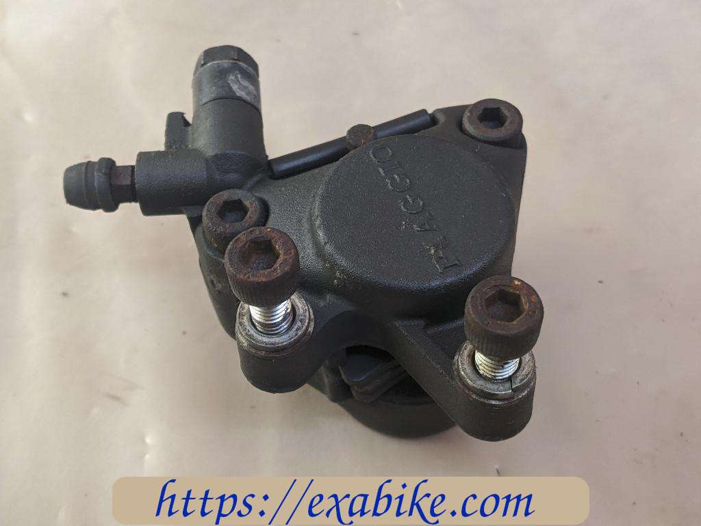 brake caliper, front Piaggio 125 Hexagon - photo 3