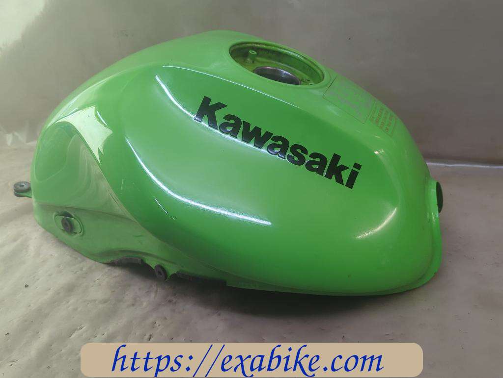 fuel tank Kawasaki ER-6 - photo 3