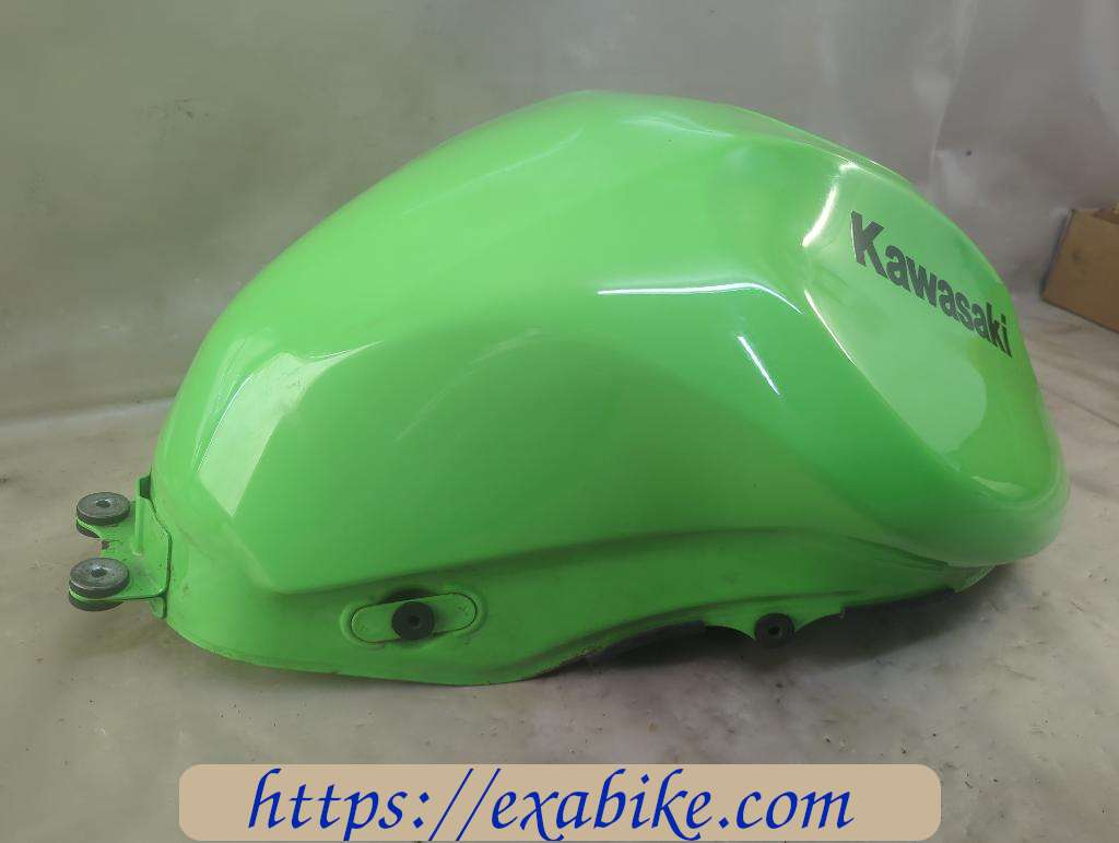 fuel tank Kawasaki ER-6 - photo 4