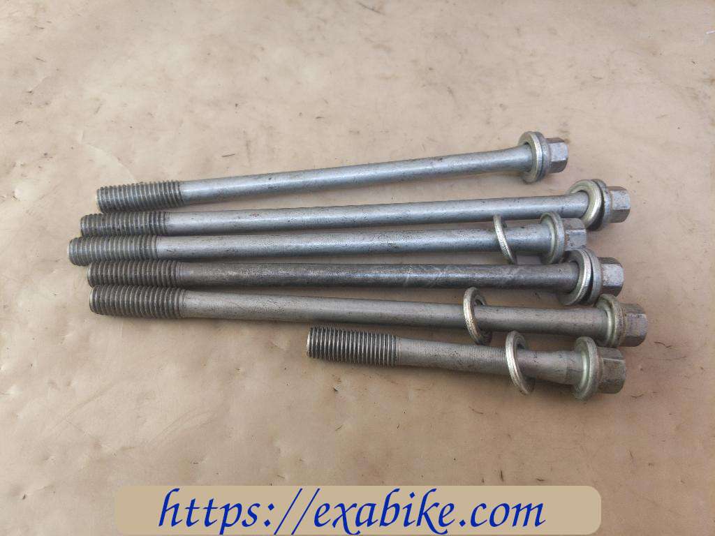 cylinder head screw Kawasaki ER-6 - photo 1