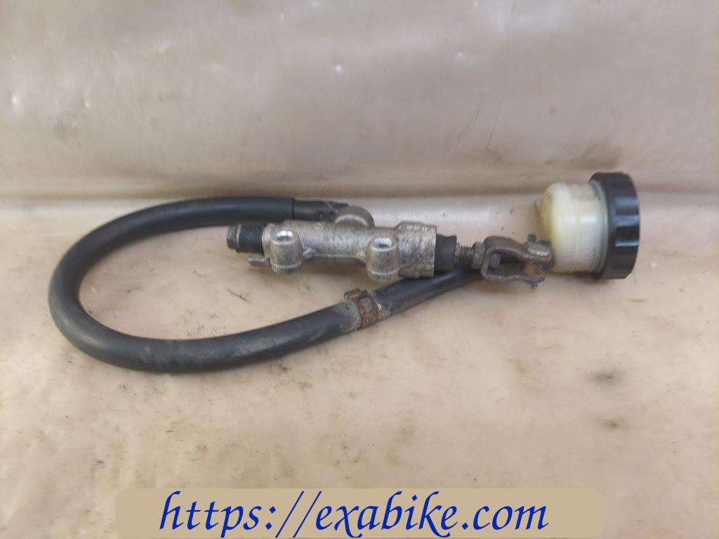 rear master cylinder Kawasaki ER-6 - photo 1