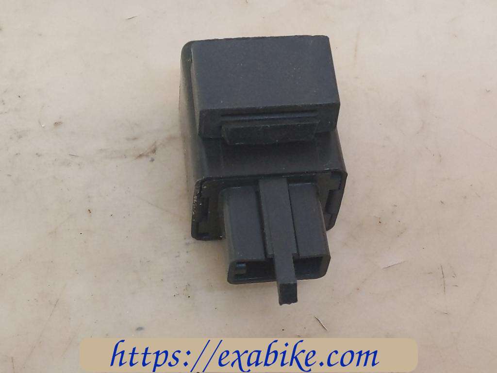 turn signal relay Kawasaki ER-6 - photo 1