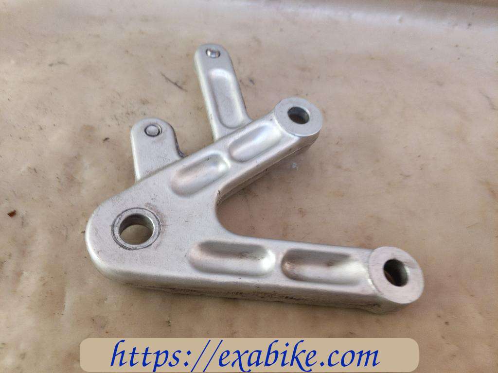 footrest plate, front left Triumph Daytona T595 - photo 2