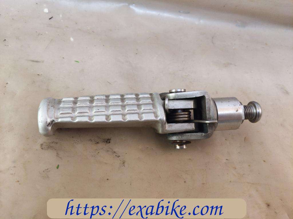 footrest, front left Triumph Daytona T595 - photo 1