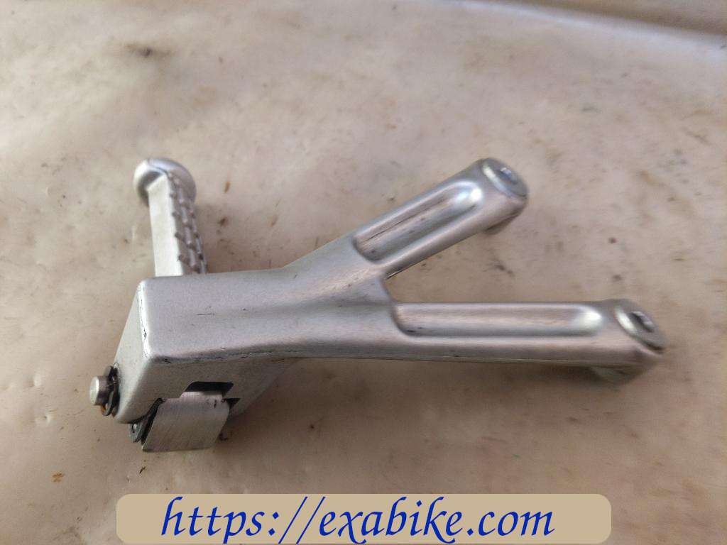 footrest plate, rear left Triumph Daytona T595 - photo 3