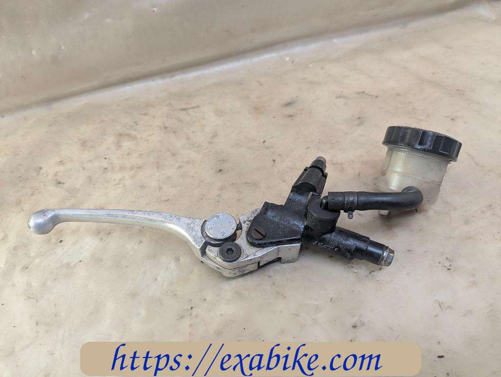 front master cylinder Triumph Daytona T595 - photo 2