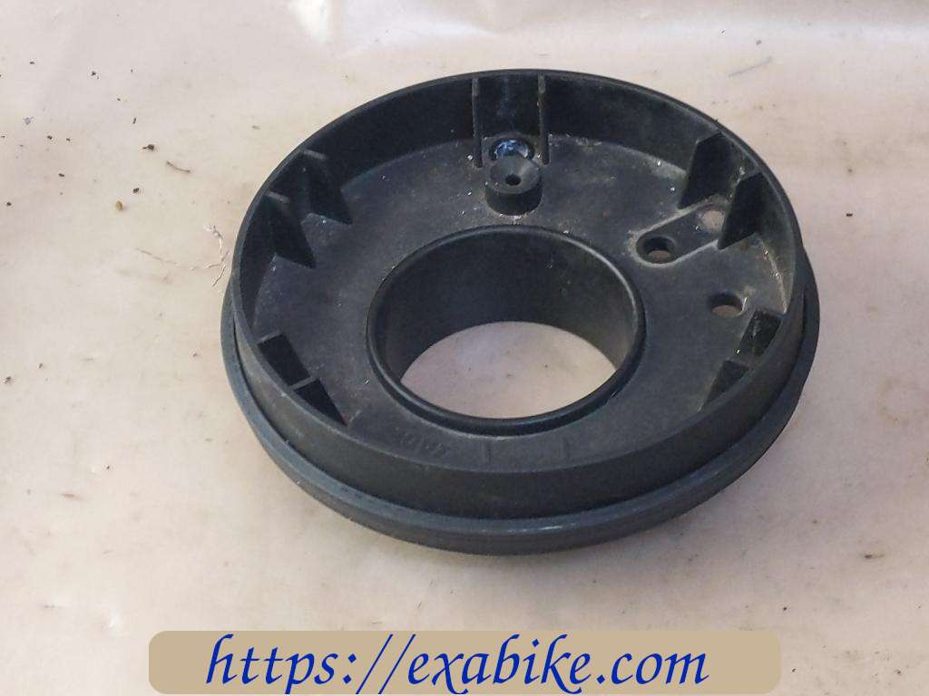 fuel cap base Triumph Daytona T595 - photo 1