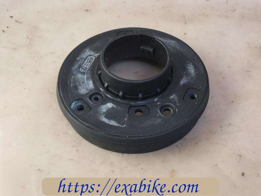 fuel cap base Triumph Daytona T595 - photo 2