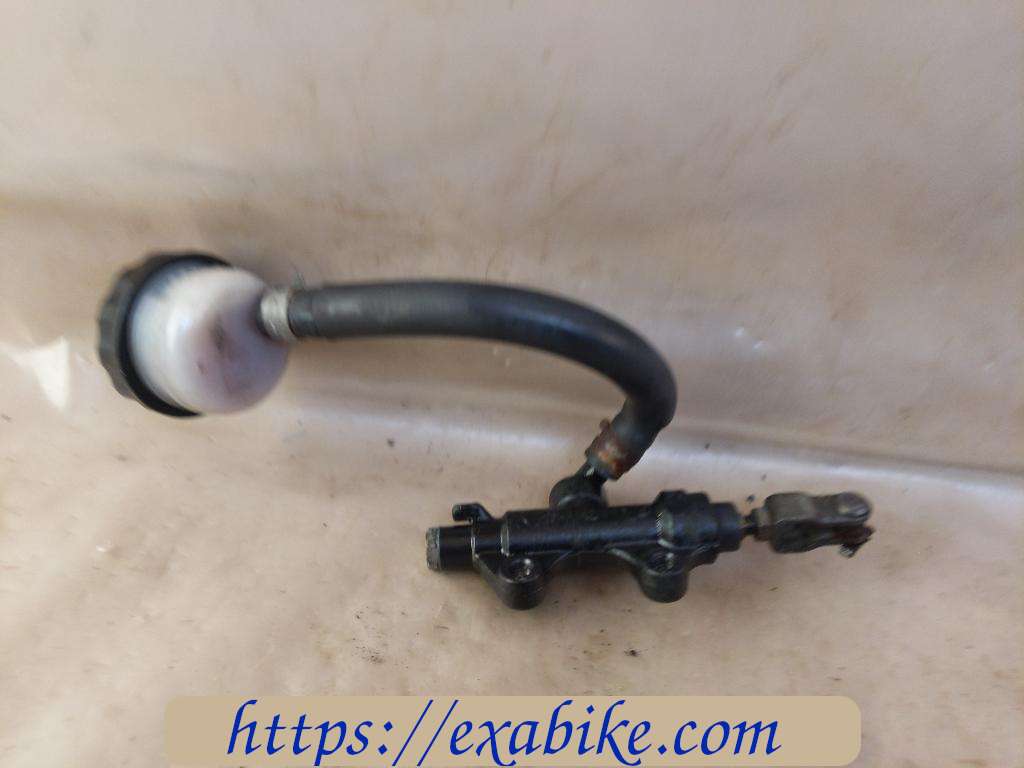 rear master cylinder Triumph Daytona T595 - photo 2