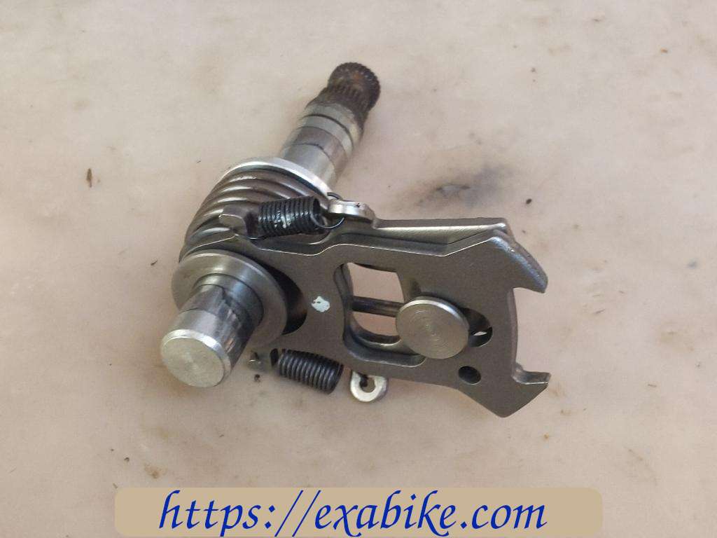 gear change axle Kawasaki ER-6 - photo 2
