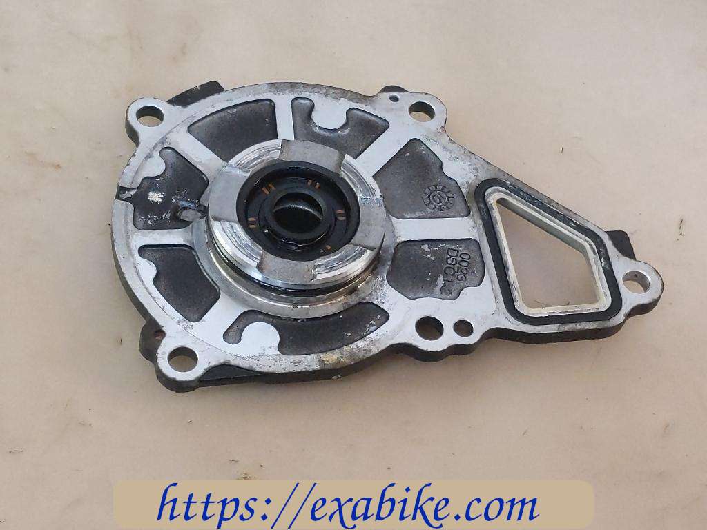 water pump case Kawasaki ER-6 - photo 1
