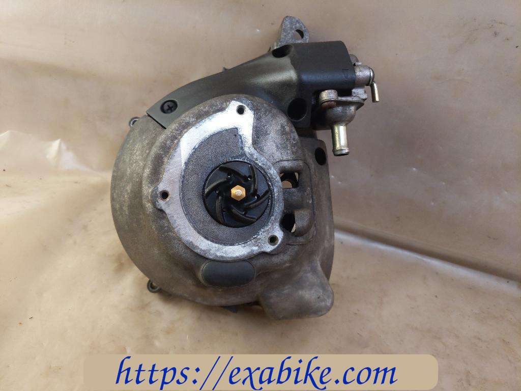 water pump Aprilia 125 Atlantic - photo 1