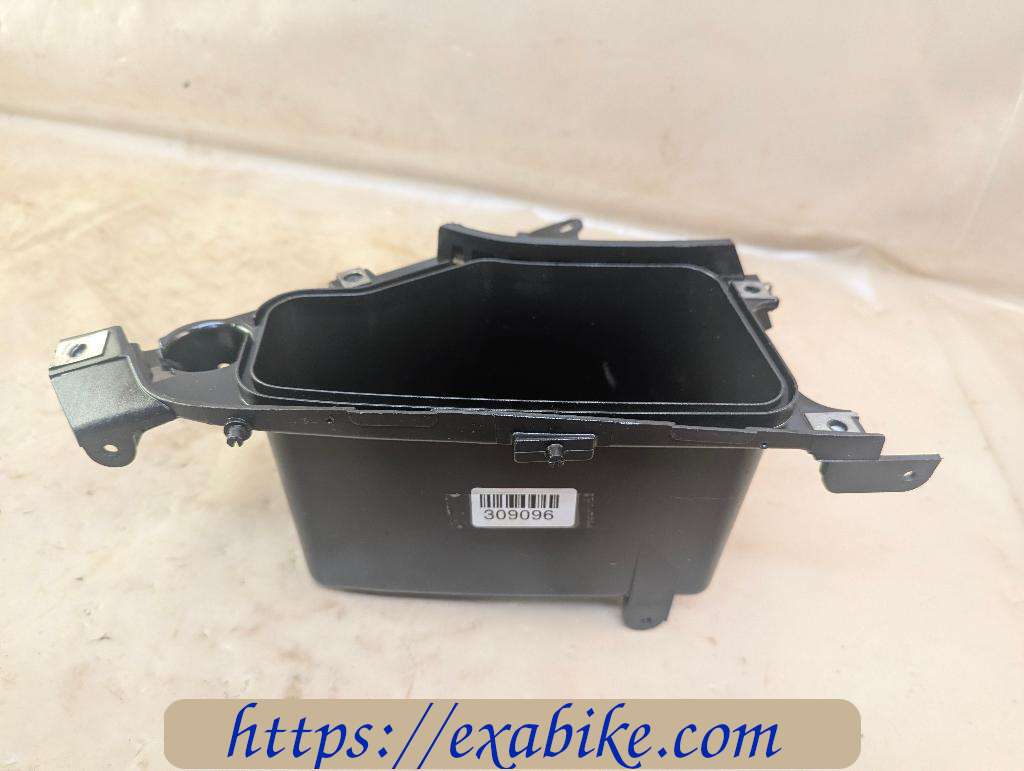box, right Honda Deauville 650 - photo 1