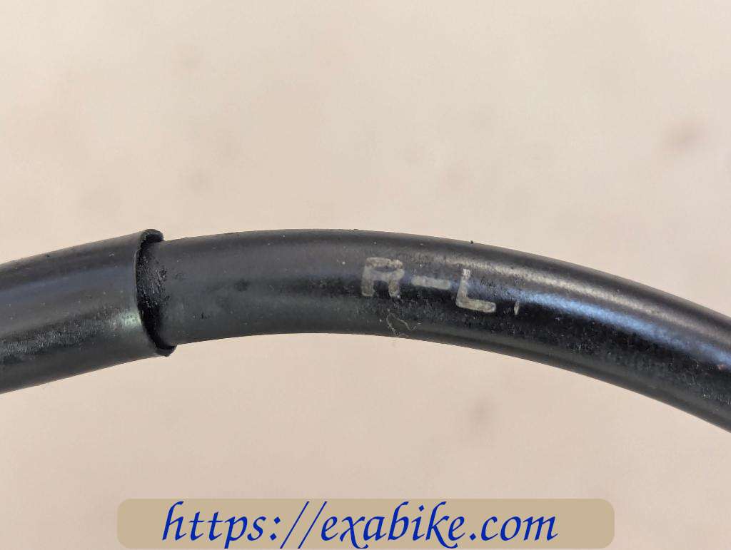 ignition cable, rear left Honda Deauville 650 - photo 2