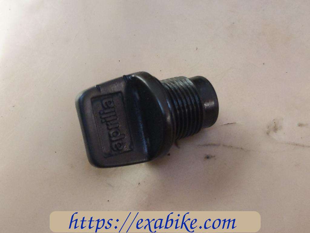 oil cap Aprilia ETV 1000 Caponord - photo 1
