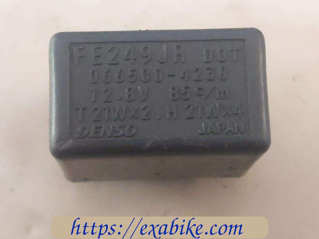 turn signal relay Suzuki GSXF 750 - photo 2