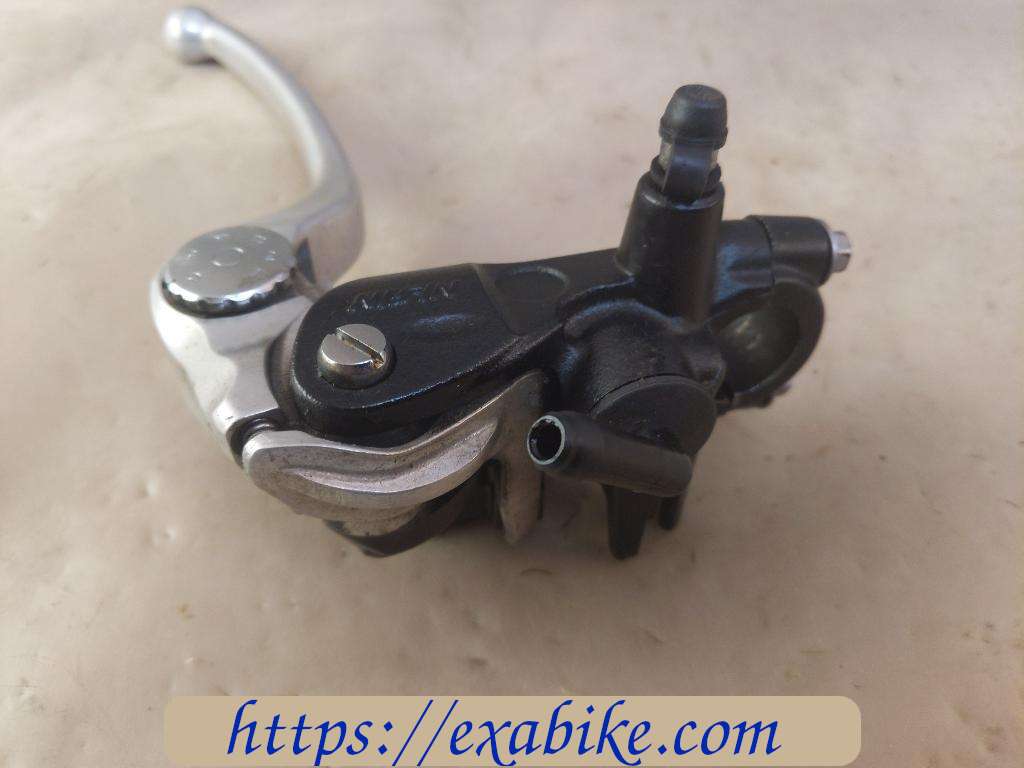front master cylinder Triumph 675 Daytona - photo 2