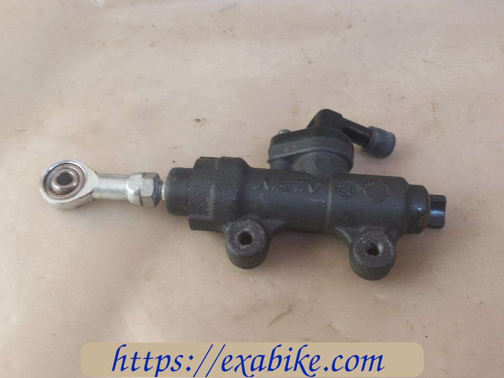 rear master cylinder Honda CBR 600 RR - photo 1