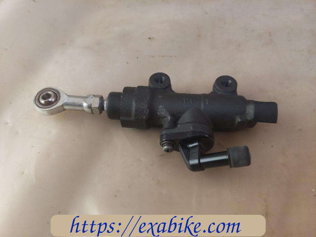 rear master cylinder Honda CBR 600 RR - photo 2