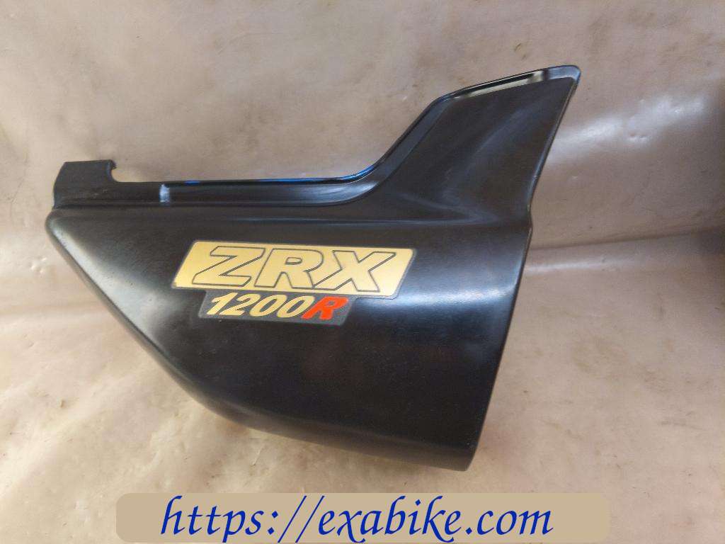 cache latéral droit Kawasaki ZRX 1200 - photo 1
