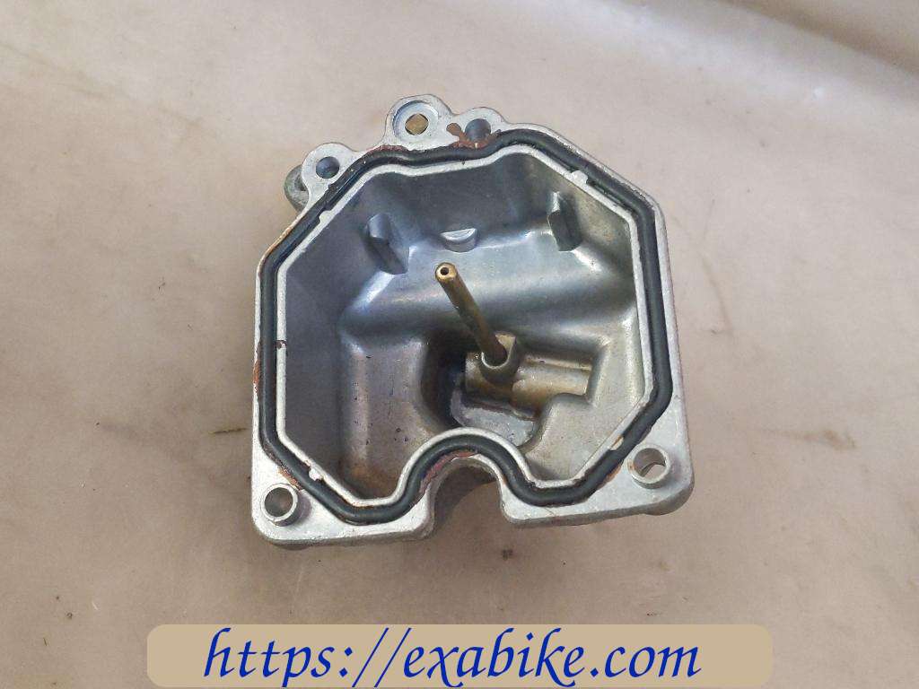 carburetor float chamber Honda CB650C - photo 3
