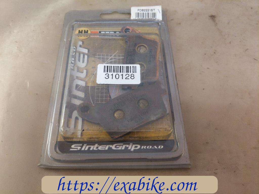 rear brake pads Honda CBR 600 RR - photo 1