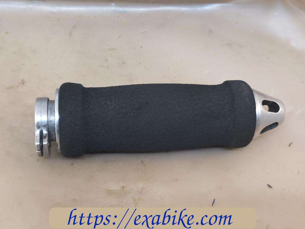 throttle grip Yamaha XVZ 1300 Venture - photo 1