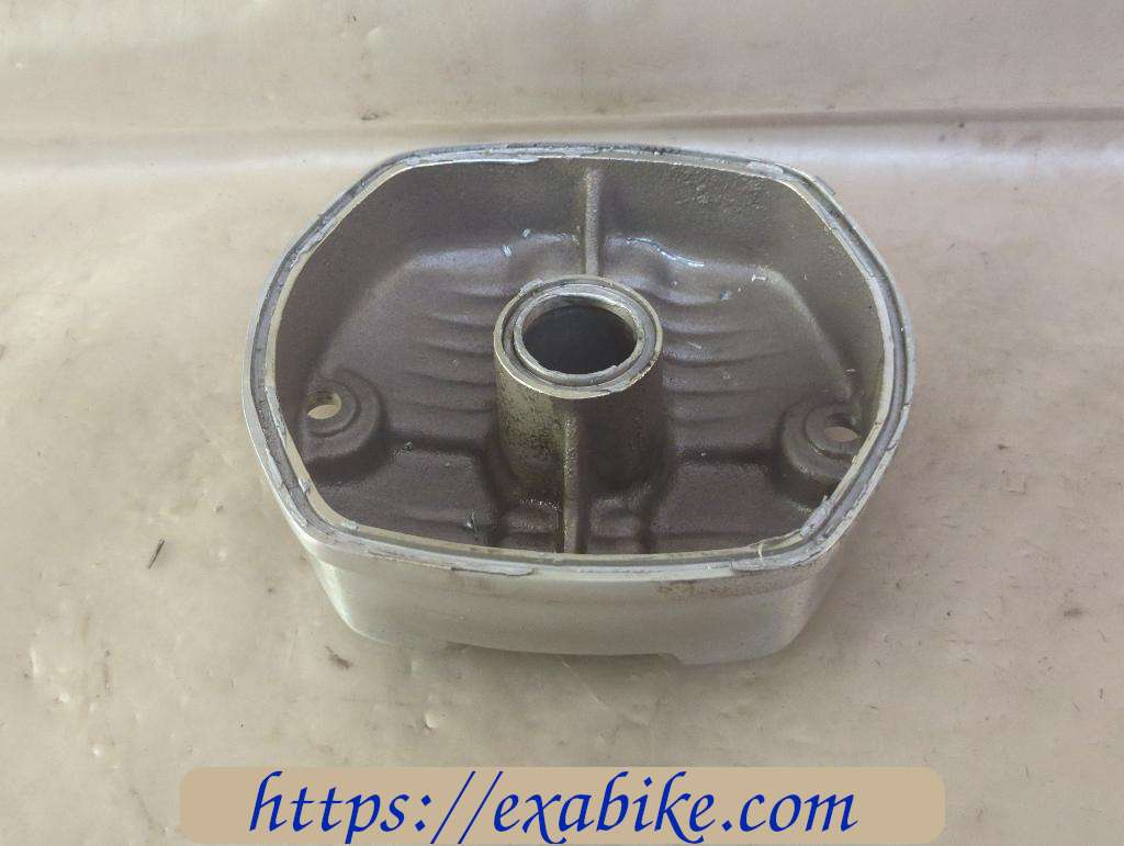 cylinder head cover Honda CX 500 - photo 3