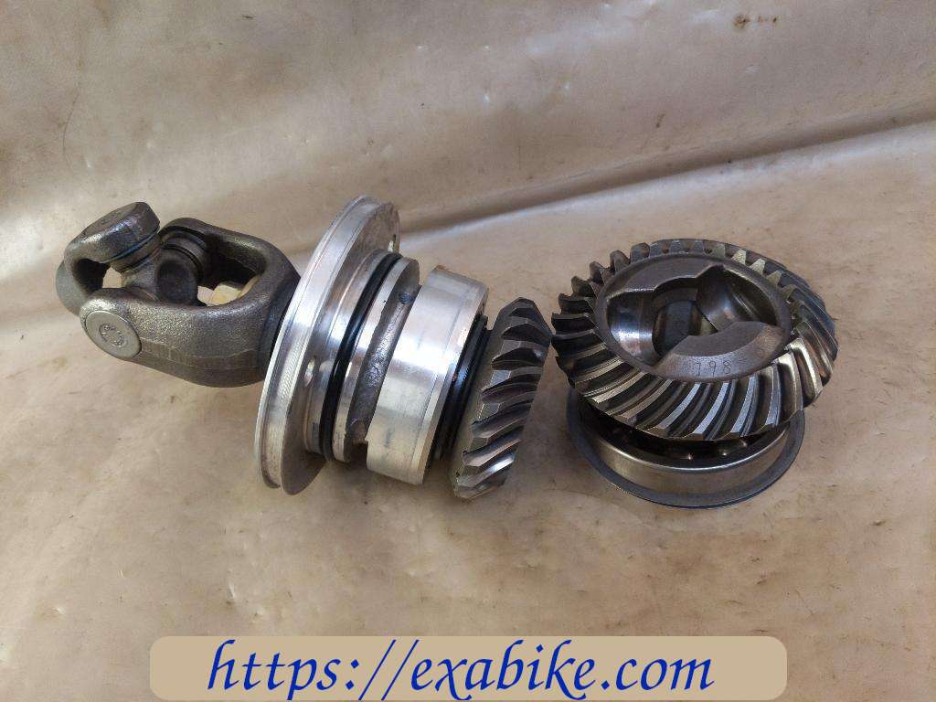 middle drive gears Yamaha XVZ 1300 Venture - photo 1