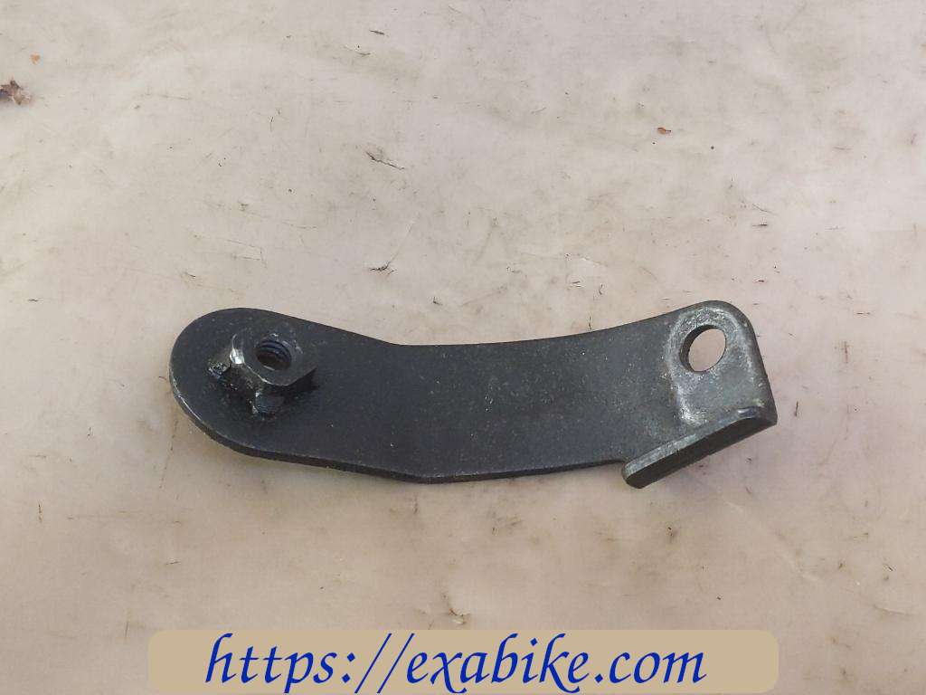 patte de fixation droite Honda VFR 750 - photo 1