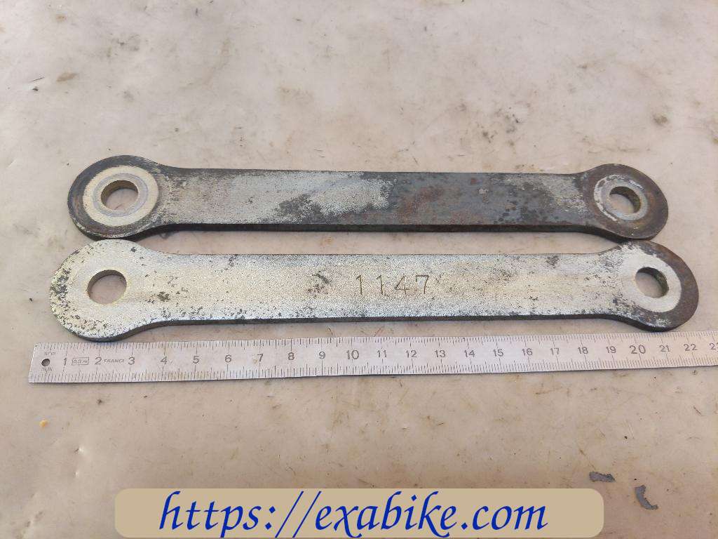 swingarm connecting joints Kawasaki ZX7R - photo 1