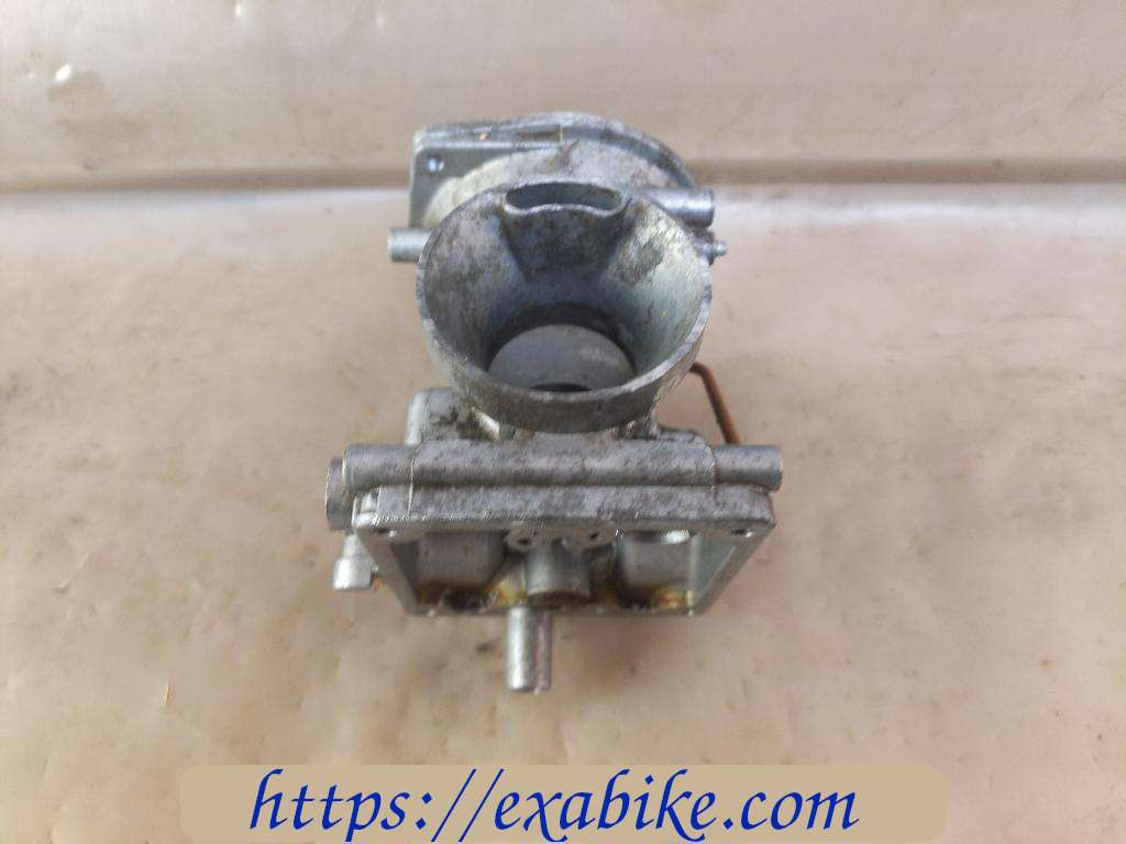 corps de carburateur milieu droit Yamaha 600 FZR - photo 1