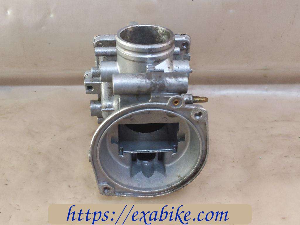 corps de carburateur milieu droit Yamaha 600 FZR - photo 2