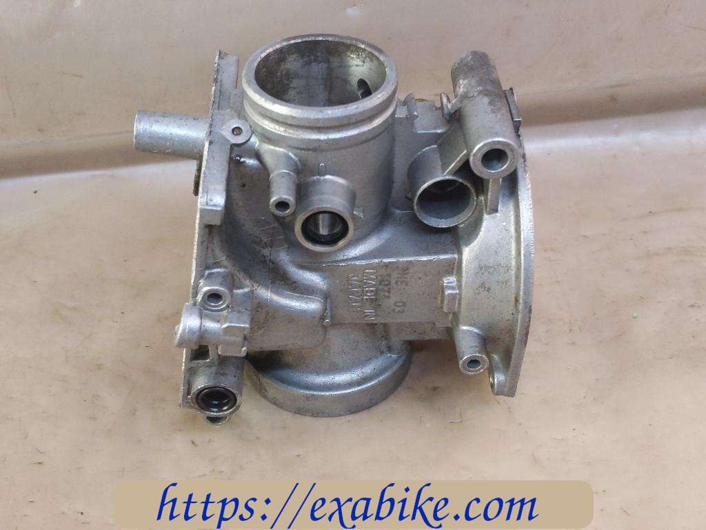 corps de carburateur milieu droit Yamaha 600 FZR - photo 3