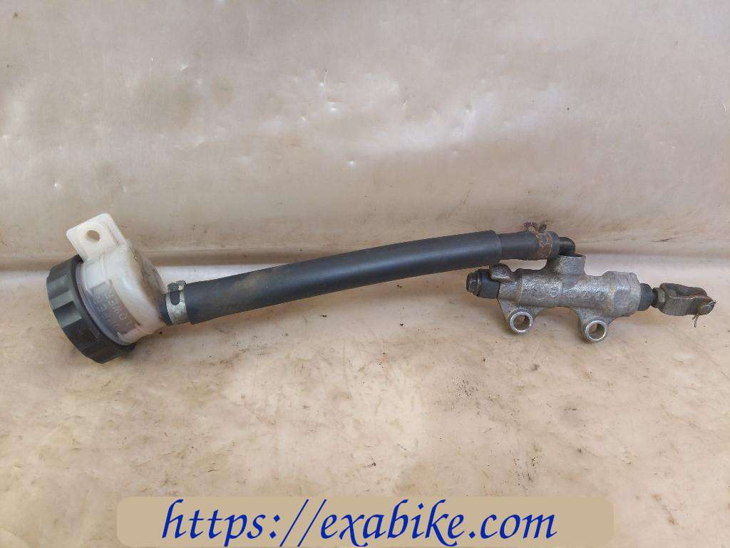 rear master cylinder Kawasaki ZX9R - photo 1