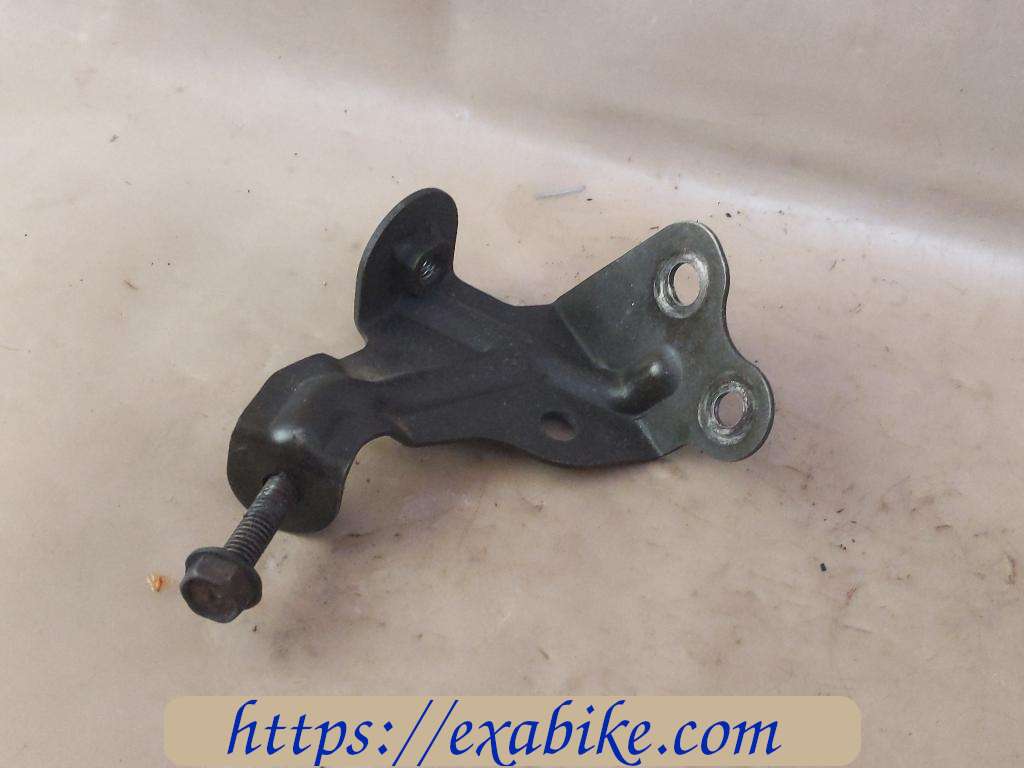 patte de fixation radiateur supérieure gauche Kawasaki ZX9R - photo 1