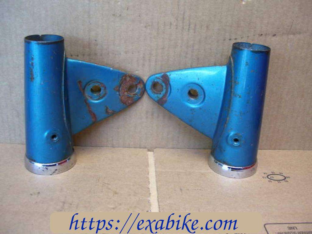 headlight stays Honda CB125K5 - photo 1