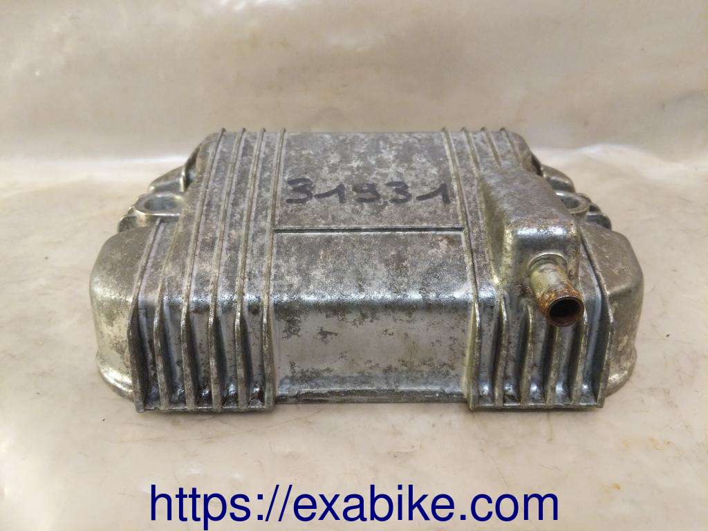 cylinder head cover Honda CB 400 N - photo 1