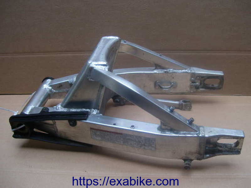 swingarm Suzuki GSXR 1000 - photo 1