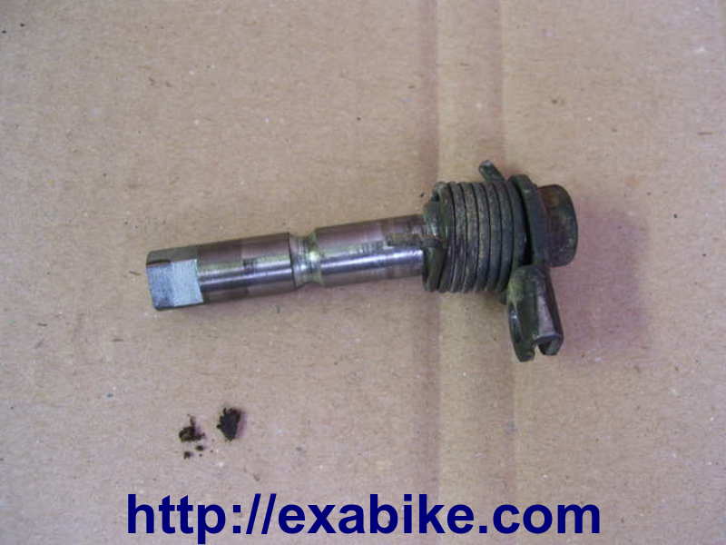 leve soupape Suzuki DR 500 - photo 1