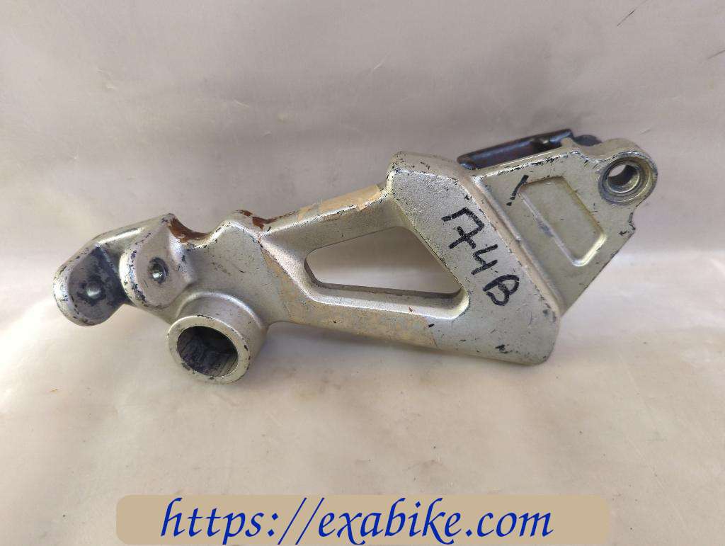 rear right older step Kawasaki ZZR 1100 - photo 1