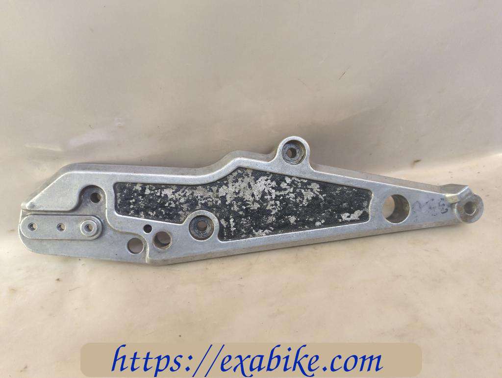 left older step Kawasaki KZ 1000 - photo 1