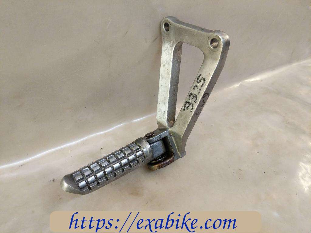 rear left older step Kawasaki ZXR 750 - photo 1